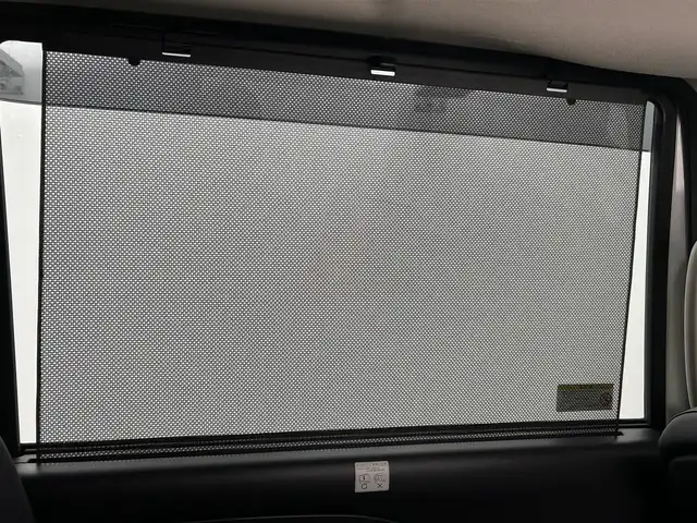 日産 セレナ e－パワー ハイウェイスター V 千葉県 2021(令3)年 1.4万km ブリリアントホワイトパール 禁煙車/エマージェンシーブレーキ/レーンキープアシスト/オートハイビーム/プロパイロット/ブライドスポットモニター/純正10インチメモリナビ/　CD/DVD/BT/フルセグTV/両側パワースライドドア/デジタルインナーミラー/電子パーキング/オートホールド/電動格納ミラー/プッシュスタート&スマートキー/LEDヘッドライト/フォグライト