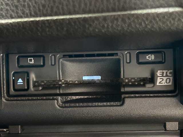 トヨタ クラウン スポーツ Z 宮城県 2024(令6)年 3.6万km グレー モデリスタエアロ/トヨタセーフティセンス/・プリクラッシュセーフティシステム/・レーントレーシングアシスト/・レーンディパーチャーアラート/・レーダークルーズコントロールシステム/・ロードサインアシスト/・レーンキープアシスト/・プラインドスポットモニター/・プロアクティブドライビングアシスト/・アダプティブハイビームシステム/純正ナビ/・BT/AM/FM/TV/・純正ETC2.0/・バックカメラ/・全方位カメラ/純正ナビ/・フルセグTV/Bluetooth/AM/FM/・純正ETC2.0/・アラウンドビューモニター/・テレビキャンセラー/革巻きステアリング/。ステアリングスイッチ/レザーシート/・シートヒーター（運転席/助手席）/・パワーシート（運転席/助手席）/・シートメモリー（運転席/助手席）/電動リアゲート/純正LEDヘッドライト/・オートライト/純正フロアマット/純正21インチアルミホイール/プッシュスタート/・スマートキー