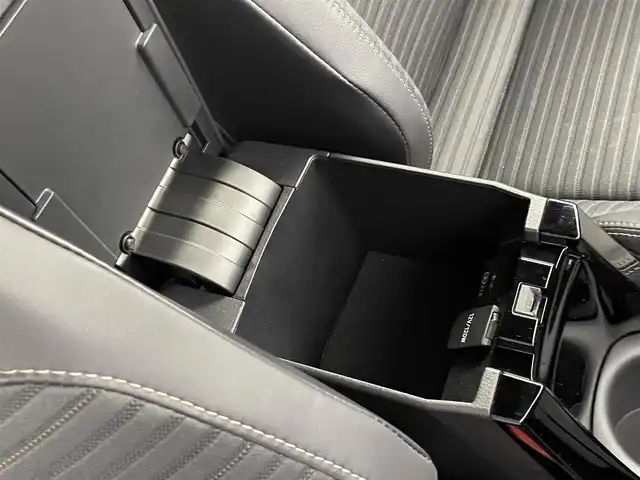 トヨタ カローラツーリング ハイブリッド ダブルバイビー 千葉県 2021(令3)年 2.8万km ブラックマイカ セーフティセンス（予防安全パッケージ）/・プリクラッシュセーフティ/（歩行者／自転車運転者検知機能付衝突回避支援タイプ）/・レーンディパーチャーアシスト/・全車速追従機能付レーダークルーズコントロール/・オートマチックハイビーム/・ロードサインアシスト/純正ディスプレイオーディオ/・Bluetooth接続/・バックカメラ/スマートキー/LEDヘッドライト/前後コーナーセンサー/ブラインドスポットモニター/純正ビルトインETC