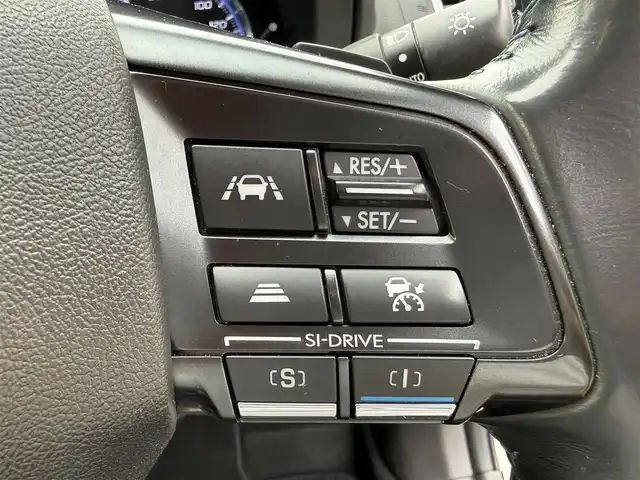 スバル レヴォーグ 1．6GT－S アイサイト 青森県 2016(平28)年 6.6万km クリスタルホワイトP 4WD/アドバンスドセイフティパッケージ/純正SDナビ・フルセグTV/CD・DVD・Bluetooth・SD/バック・サイドカメラ/黒レザーシート/前席パワーシート・シートヒーター/アイサイトver3/衝突軽減ブレーキ/追従クルーズコントロール/アクティブレーンキープ/ハイビームアシスト/リアビークルディテクション/ビルトインETC/フロント・リアUSB電源/LEDヘッドライト/フォグランプ/純正18インチアルミ/STiアンダーエアロ