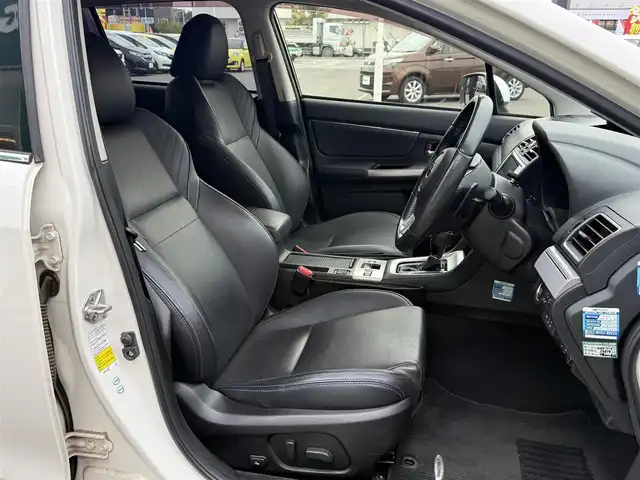 スバル レヴォーグ 1．6GT－S アイサイト 青森県 2016(平28)年 6.6万km クリスタルホワイトP 4WD/アドバンスドセイフティパッケージ/純正SDナビ・フルセグTV/CD・DVD・Bluetooth・SD/バック・サイドカメラ/黒レザーシート/前席パワーシート・シートヒーター/アイサイトver3/衝突軽減ブレーキ/追従クルーズコントロール/アクティブレーンキープ/ハイビームアシスト/リアビークルディテクション/ビルトインETC/フロント・リアUSB電源/LEDヘッドライト/フォグランプ/純正18インチアルミ/STiアンダーエアロ