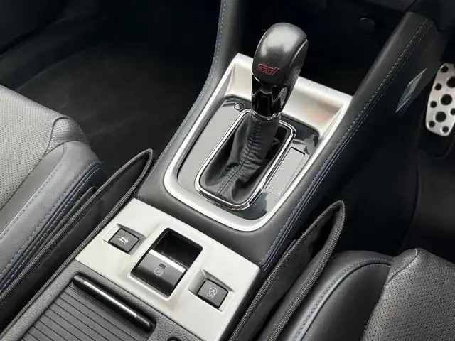 スバル レヴォーグ 1．6GT－S アイサイト 青森県 2016(平28)年 6.6万km クリスタルホワイトP 4WD/アドバンスドセイフティパッケージ/純正SDナビ・フルセグTV/CD・DVD・Bluetooth・SD/バック・サイドカメラ/黒レザーシート/前席パワーシート・シートヒーター/アイサイトver3/衝突軽減ブレーキ/追従クルーズコントロール/アクティブレーンキープ/ハイビームアシスト/リアビークルディテクション/ビルトインETC/フロント・リアUSB電源/LEDヘッドライト/フォグランプ/純正18インチアルミ/STiアンダーエアロ