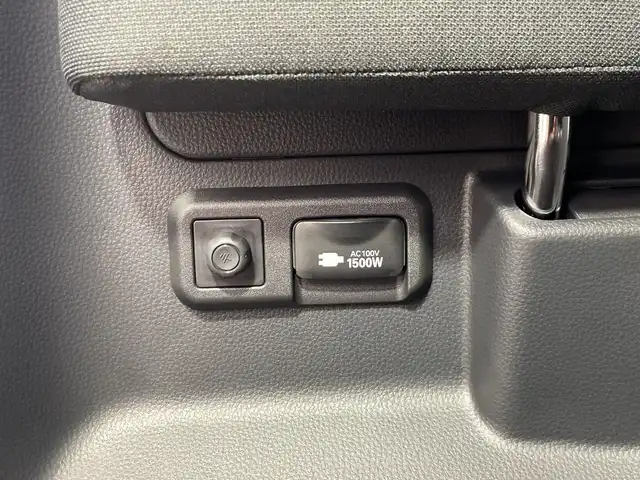 トヨタ ヴォクシー ハイブリッド S－Z 神奈川県 2025(令7)年 0.1千km プラチナホワイトパールマイカ 純正10.5インチ ディスプレイオーディオ PLUS/AM/FM/Bluetooth/フルセグ(走行中視聴不可)/CD/DVDデッキ/AppleCarplay/AndroidAut対応/T-Connect/ETC2.0/快適利便パッケージ/Toyota Safety Sense/・衝突被害軽減ブレーキ/・緊急時操舵支援/・LTA/LCA/・レーダークルーズコントロール/・AHS/・オートマチックハイビーム/・ロードサインアシスト/・ドライバー異常時対応システム/・発進遅れ告知機能/ブラインドスポットモニター/トヨタチームメイト/・アドバンスドパーク/パノラミッックビューモニター/・アドバンスト ドライブ(渋滞時支援)/ユニバーサルステップ/両側電動スライドドア/スペアタイヤ