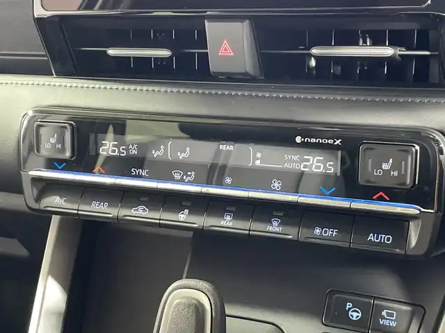 トヨタ ヴォクシー ハイブリッド S－Z 神奈川県 2025(令7)年 0.1千km プラチナホワイトパールマイカ 純正10.5インチ ディスプレイオーディオ PLUS/AM/FM/Bluetooth/フルセグ(走行中視聴不可)/CD/DVDデッキ/AppleCarplay/AndroidAut対応/T-Connect/ETC2.0/快適利便パッケージ/Toyota Safety Sense/・衝突被害軽減ブレーキ/・緊急時操舵支援/・LTA/LCA/・レーダークルーズコントロール/・AHS/・オートマチックハイビーム/・ロードサインアシスト/・ドライバー異常時対応システム/・発進遅れ告知機能/ブラインドスポットモニター/トヨタチームメイト/・アドバンスドパーク/パノラミッックビューモニター/・アドバンスト ドライブ(渋滞時支援)/ユニバーサルステップ/両側電動スライドドア/スペアタイヤ