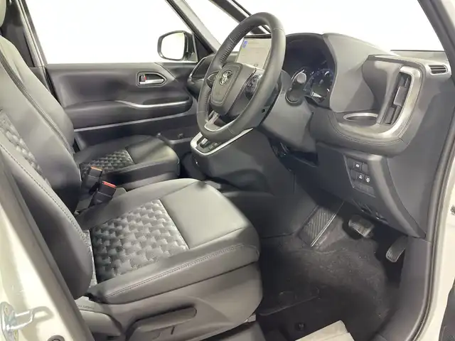 トヨタ ヴォクシー ハイブリッド S－Z 神奈川県 2025(令7)年 0.1千km プラチナホワイトパールマイカ 純正10.5インチ ディスプレイオーディオ PLUS/AM/FM/Bluetooth/フルセグ(走行中視聴不可)/CD/DVDデッキ/AppleCarplay/AndroidAut対応/T-Connect/ETC2.0/快適利便パッケージ/Toyota Safety Sense/・衝突被害軽減ブレーキ/・緊急時操舵支援/・LTA/LCA/・レーダークルーズコントロール/・AHS/・オートマチックハイビーム/・ロードサインアシスト/・ドライバー異常時対応システム/・発進遅れ告知機能/ブラインドスポットモニター/トヨタチームメイト/・アドバンスドパーク/パノラミッックビューモニター/・アドバンスト ドライブ(渋滞時支援)/ユニバーサルステップ/両側電動スライドドア/スペアタイヤ