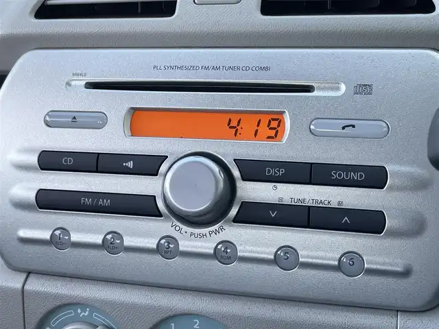 スズキ アルト エコ L 佐賀県 2014(平26)年 7.4万km スペリアホワイト/シルキーシルバーメタリック 純正オーディオ/・AM/FM/CD/前方ドライブレコーダー/ETC/アイドリングストップ/ISOFIX対応/純正フロアマット/ドアバイザ―/新車保証書/取扱説明書/スペアキー１本