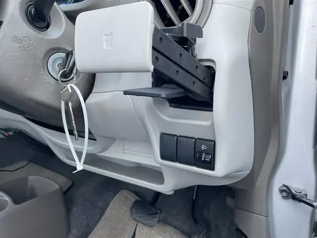 スズキ アルト エコ L 佐賀県 2014(平26)年 7.4万km スペリアホワイト/シルキーシルバーメタリック 純正オーディオ/・AM/FM/CD/前方ドライブレコーダー/ETC/アイドリングストップ/ISOFIX対応/純正フロアマット/ドアバイザ―/新車保証書/取扱説明書/スペアキー１本