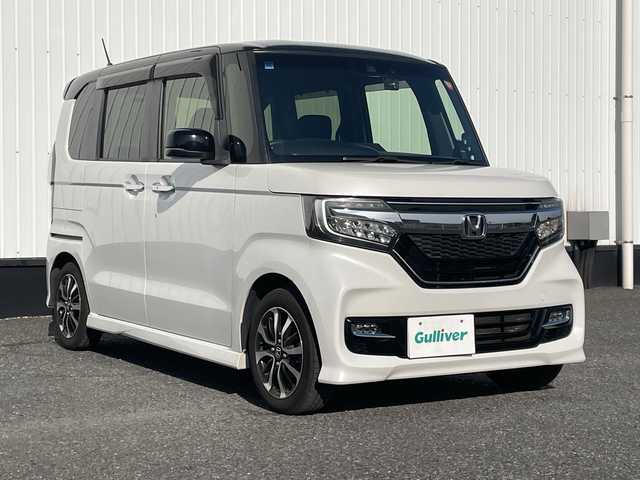 ホンダ Ｎ ＢＯＸ カスタム G L ホンダセンシング 千葉県 2018(平30)年 4.7万km プラチナホワイトパール 純正ナビ/(Bluetoothフルセグ/TV/SD/AUX/iPod)/ドライブレコーダー(前後)/衝突被害軽減システム/車線逸脱警報/バックカメラ/クルーズコントロール/片側パワースライドドア/横滑り防止装置/ETC/アイドリングストップ/LEDヘッドライト/フォグランプ/オートライト/ウィンカーミラー/電動格納ミラー/純正14インチAW/シートリフター/プッシュスタート/スマートキー/ドアバイザー/フロアマット/スペアキー/取扱説明書/保証書