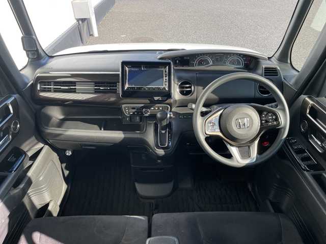 ホンダ Ｎ ＢＯＸ カスタム G L ホンダセンシング 千葉県 2018(平30)年 4.7万km プラチナホワイトパール 純正ナビ/(Bluetoothフルセグ/TV/SD/AUX/iPod)/ドライブレコーダー(前後)/衝突被害軽減システム/車線逸脱警報/バックカメラ/クルーズコントロール/片側パワースライドドア/横滑り防止装置/ETC/アイドリングストップ/LEDヘッドライト/フォグランプ/オートライト/ウィンカーミラー/電動格納ミラー/純正14インチAW/シートリフター/プッシュスタート/スマートキー/ドアバイザー/フロアマット/スペアキー/取扱説明書/保証書