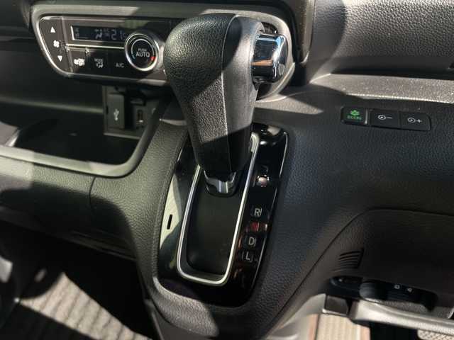 ホンダ Ｎ ＢＯＸ カスタム G L ホンダセンシング 千葉県 2018(平30)年 4.7万km プラチナホワイトパール 純正ナビ/(Bluetoothフルセグ/TV/SD/AUX/iPod)/ドライブレコーダー(前後)/衝突被害軽減システム/車線逸脱警報/バックカメラ/クルーズコントロール/片側パワースライドドア/横滑り防止装置/ETC/アイドリングストップ/LEDヘッドライト/フォグランプ/オートライト/ウィンカーミラー/電動格納ミラー/純正14インチAW/シートリフター/プッシュスタート/スマートキー/ドアバイザー/フロアマット/スペアキー/取扱説明書/保証書