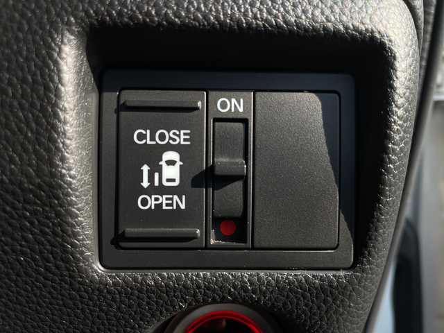 ホンダ Ｎ ＢＯＸ カスタム G L ホンダセンシング 千葉県 2018(平30)年 4.7万km プラチナホワイトパール 純正ナビ/(Bluetoothフルセグ/TV/SD/AUX/iPod)/ドライブレコーダー(前後)/衝突被害軽減システム/車線逸脱警報/バックカメラ/クルーズコントロール/片側パワースライドドア/横滑り防止装置/ETC/アイドリングストップ/LEDヘッドライト/フォグランプ/オートライト/ウィンカーミラー/電動格納ミラー/純正14インチAW/シートリフター/プッシュスタート/スマートキー/ドアバイザー/フロアマット/スペアキー/取扱説明書/保証書