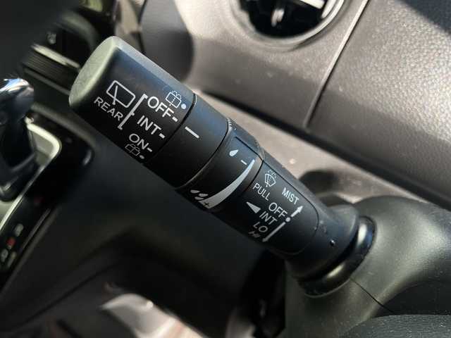 ホンダ Ｎ ＢＯＸ カスタム G L ホンダセンシング 千葉県 2018(平30)年 4.7万km プラチナホワイトパール 純正ナビ/(Bluetoothフルセグ/TV/SD/AUX/iPod)/ドライブレコーダー(前後)/衝突被害軽減システム/車線逸脱警報/バックカメラ/クルーズコントロール/片側パワースライドドア/横滑り防止装置/ETC/アイドリングストップ/LEDヘッドライト/フォグランプ/オートライト/ウィンカーミラー/電動格納ミラー/純正14インチAW/シートリフター/プッシュスタート/スマートキー/ドアバイザー/フロアマット/スペアキー/取扱説明書/保証書