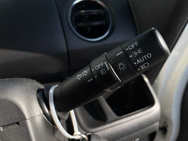 ホンダ Ｎ ＢＯＸ カスタム G L ホンダセンシング 千葉県 2018(平30)年 4.7万km プラチナホワイトパール 純正ナビ/(Bluetoothフルセグ/TV/SD/AUX/iPod)/ドライブレコーダー(前後)/衝突被害軽減システム/車線逸脱警報/バックカメラ/クルーズコントロール/片側パワースライドドア/横滑り防止装置/ETC/アイドリングストップ/LEDヘッドライト/フォグランプ/オートライト/ウィンカーミラー/電動格納ミラー/純正14インチAW/シートリフター/プッシュスタート/スマートキー/ドアバイザー/フロアマット/スペアキー/取扱説明書/保証書