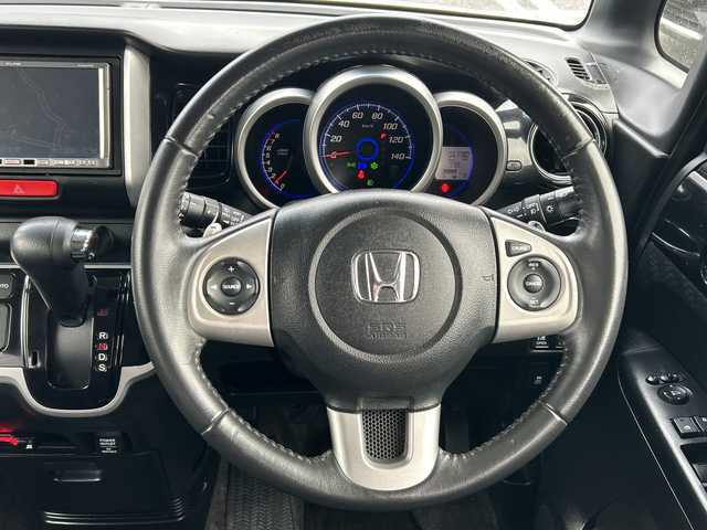 ホンダ Ｎ ＢＯＸ カスタム G ターボパッケージ 千葉県 2013(平25)年 6.2万km プレミアムホワイトパール ナビＡＶＮ６６９ＨＤ　バックカメラ　ＥＴＣ　フルセグＴＶ　ＣＤ　ＤＶＤ　パドルシフト　ステアスイッチ　クルーズコントロール　両側パワースライドドア　純正フロアマット　純正エアロ　ＨＩＤ　フォグライト