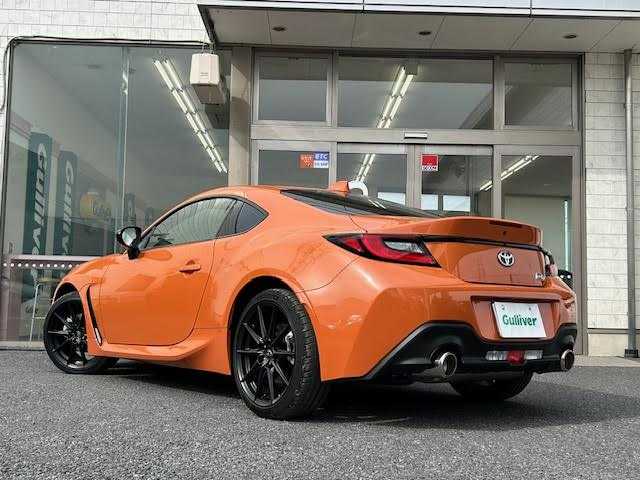 トヨタ ＧＲ８６ RZ 10thアニバーサリーLTD 埼玉県 2023(令5)年 0.3万km フレイムオレンジ ワンオーナー/社外9インチメモリーナビ/CD/DVD/SD/BT/USB/フルセグTV/GRパフォーマンスダンパー/純正18インチAW/クルーズコントロール/ハーフレザーシート/シートヒーター/ステアリングリモコン/バックカメラ/USB充電ポート/オートライト/LEDヘッドライト/リアフォグライト/プッシュスタート/フロアマット