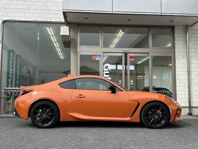 トヨタ ＧＲ８６ RZ 10thアニバーサリーLTD 埼玉県 2023(令5)年 0.3万km フレイムオレンジ ワンオーナー/社外9インチメモリーナビ/CD/DVD/SD/BT/USB/フルセグTV/GRパフォーマンスダンパー/純正18インチAW/クルーズコントロール/ハーフレザーシート/シートヒーター/ステアリングリモコン/バックカメラ/USB充電ポート/オートライト/LEDヘッドライト/リアフォグライト/プッシュスタート/フロアマット