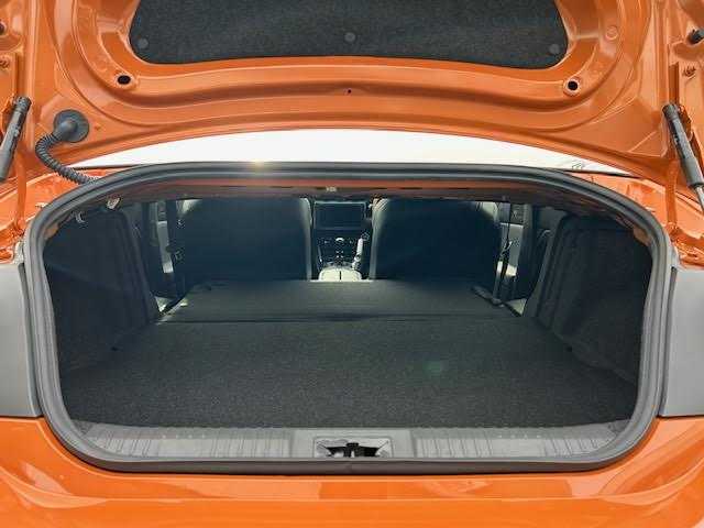 トヨタ ＧＲ８６ RZ 10thアニバーサリーLTD 埼玉県 2023(令5)年 0.3万km フレイムオレンジ ワンオーナー/社外9インチメモリーナビ/CD/DVD/SD/BT/USB/フルセグTV/GRパフォーマンスダンパー/純正18インチAW/クルーズコントロール/ハーフレザーシート/シートヒーター/ステアリングリモコン/バックカメラ/USB充電ポート/オートライト/LEDヘッドライト/リアフォグライト/プッシュスタート/フロアマット