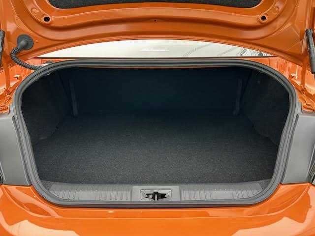 トヨタ ＧＲ８６ RZ 10thアニバーサリーLTD 埼玉県 2023(令5)年 0.3万km フレイムオレンジ ワンオーナー/社外9インチメモリーナビ/CD/DVD/SD/BT/USB/フルセグTV/GRパフォーマンスダンパー/純正18インチAW/クルーズコントロール/ハーフレザーシート/シートヒーター/ステアリングリモコン/バックカメラ/USB充電ポート/オートライト/LEDヘッドライト/リアフォグライト/プッシュスタート/フロアマット