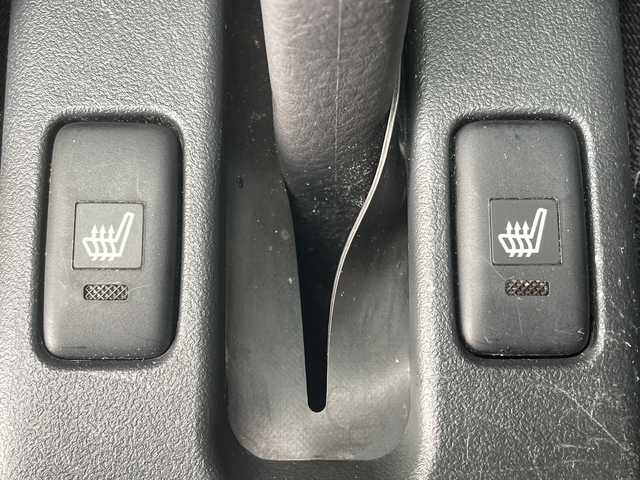 ダイハツ コペン ローブ 神奈川県 2020(令2)年 5.1万km リキッドシルバーM 純正ナビ/フルセグTV/CD/DVD/Bluetooth/iPod/ETC/バックカメラ/前席シートヒーター/MTモード付AT/純正アルミホイール/純正フロアマット/LEDヘッドライト/フォグランプ/オートエアコン/オートライト/オートマチックハイビーム