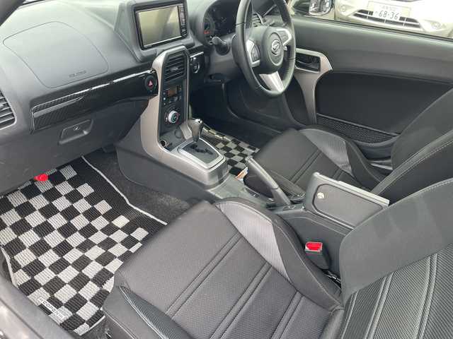 ダイハツ コペン ローブ 神奈川県 2020(令2)年 5.1万km リキッドシルバーM 純正ナビ/フルセグTV/CD/DVD/Bluetooth/iPod/ETC/バックカメラ/前席シートヒーター/MTモード付AT/純正アルミホイール/純正フロアマット/LEDヘッドライト/フォグランプ/オートエアコン/オートライト/オートマチックハイビーム