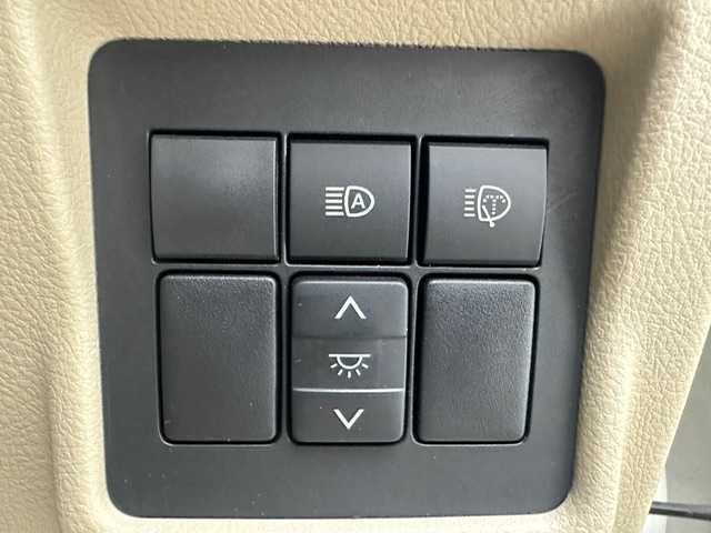 トヨタ ランドクルーザー プラド TX Lパッケージ 兵庫県 2020(令2)年 6.5万km ホワイトパールクリスタルシャイン 社外SDナビ(CD/DVD/Bluetooth/フルセグ)/サンルーフ/4WD/ルーフレール/レザーシート/シートヒーター/エアシート/パワーシート/追従型クルーズコントロール/デジタルインナーミラー/前後コーナーセンサー/オートライト/オートマチックハイビーム/LEDヘッドライト/純正17インチアルミホイール/純正フロアマット/社外エアロ