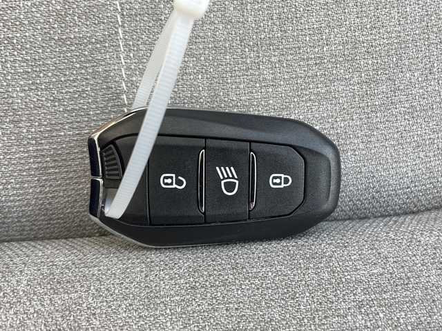 シトロエン Ｃ３ エアクロス シャインパッケージ 山梨県 2021(令3)年 1.5万km グレー ワンオーナー/ディスプレイオーディオ/バックカメラ/クルーズコントロール/サンルーフ/プッシュスタート/ETC