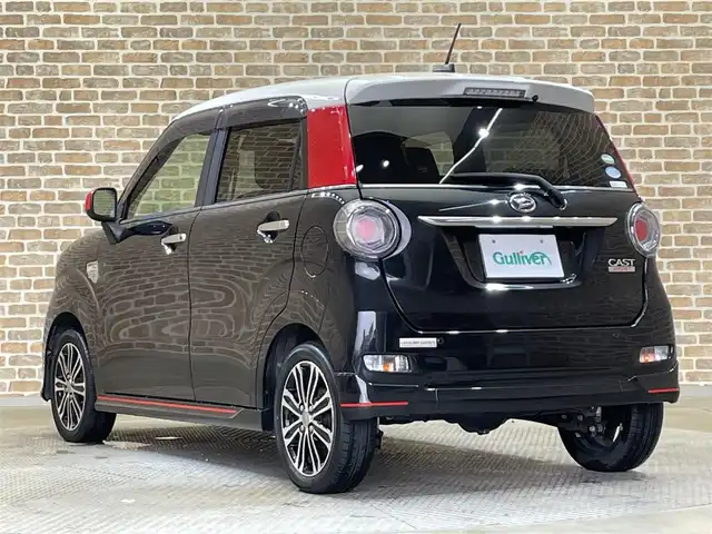 ダイハツ キャスト スポーツ SAⅡ 岩手県 2017(平29)年 5.9万km ブラックマイカメタリック ワンオーナー/４WD/ターボ/ホワイトデザインフィルムトップ/スマートアシスト２/衝突回避支援ブレーキ/車線逸脱警報/誤発進抑制機能/先行車発信お知らせ機能/横滑り防止装置/アイドリングストップ/パドルシフト/前席シートヒーター/純正CDオーディオ/オートエアコン/オートライト/LEDヘッドライト/フォグライト/純正１５インチアルミホイール/純正フロアマット