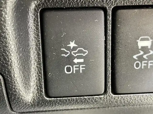 ダイハツ キャスト スポーツ SAⅡ 岩手県 2017(平29)年 5.9万km ブラックマイカメタリック ワンオーナー/４WD/ターボ/ホワイトデザインフィルムトップ/スマートアシスト２/衝突回避支援ブレーキ/車線逸脱警報/誤発進抑制機能/先行車発信お知らせ機能/横滑り防止装置/アイドリングストップ/パドルシフト/前席シートヒーター/純正CDオーディオ/オートエアコン/オートライト/LEDヘッドライト/フォグライト/純正１５インチアルミホイール/純正フロアマット