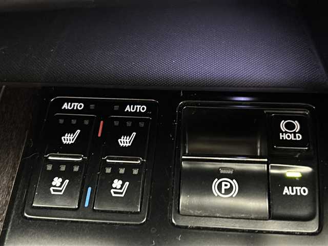 レクサス ＲＸ 450h Fスポーツ 福島県 2016(平28)年 7.2万km ホワイトノーヴァガラスフレーク /禁煙車//サンルーフ//メーカーナビ/CD・DVD・BD・BT・MSV・USB・フルセグTV//マークレビンソン//パノラミックビューモニター//ＢＳＭ//ヘッドアップディスプレイ//赤レザーシート//クリアランスソナー//３６０ドラレコ//レーダークルーズコントロール//パワーバックドア//全席パワーシート//全席シートヒーター・前席エアシート//パドルシフト//ビルトインETC//取説・保証書//カードキー有り