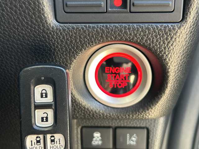 ホンダ Ｎ ＢＯＸ カスタム G L ターボ ホンダセンシング 神奈川県 2018(平30)年 5.2万km クリスタルブラックパール 純正SD8インチナビ/フルセグTV/Bluetooth接続/AM/FM/CD/DVD/USB/バックカメラ/両側パワースライドドア/アダプティブクルーズコントロール/ETC/前側ドライブレコーダー/純正フロアマット/スマートキー/アイドリングストップ/ハーフレザーシート/純正15インチアルミホイール/オートライト/コーナーセンサー/横滑り防止装置/盗難防止装置/レーンキープアシスト/衝突被害軽減システム