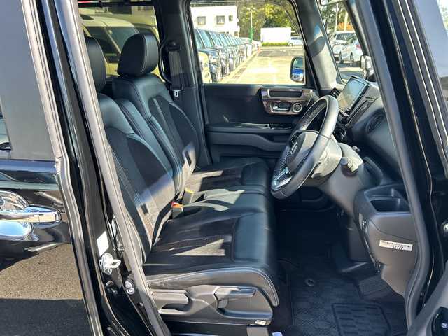 ホンダ Ｎ ＢＯＸ カスタム G L ターボ ホンダセンシング 神奈川県 2018(平30)年 5.2万km クリスタルブラックパール 純正SD8インチナビ/フルセグTV/Bluetooth接続/AM/FM/CD/DVD/USB/バックカメラ/両側パワースライドドア/アダプティブクルーズコントロール/ETC/前側ドライブレコーダー/純正フロアマット/スマートキー/アイドリングストップ/ハーフレザーシート/純正15インチアルミホイール/オートライト/コーナーセンサー/横滑り防止装置/盗難防止装置/レーンキープアシスト/衝突被害軽減システム