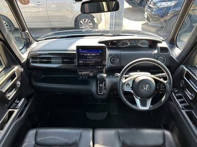 ホンダ Ｎ ＢＯＸ カスタム G L ターボ ホンダセンシング 神奈川県 2018(平30)年 5.2万km クリスタルブラックパール 純正SD8インチナビ/フルセグTV/Bluetooth接続/AM/FM/CD/DVD/USB/バックカメラ/両側パワースライドドア/アダプティブクルーズコントロール/ETC/前側ドライブレコーダー/純正フロアマット/スマートキー/アイドリングストップ/ハーフレザーシート/純正15インチアルミホイール/オートライト/コーナーセンサー/横滑り防止装置/盗難防止装置/レーンキープアシスト/衝突被害軽減システム