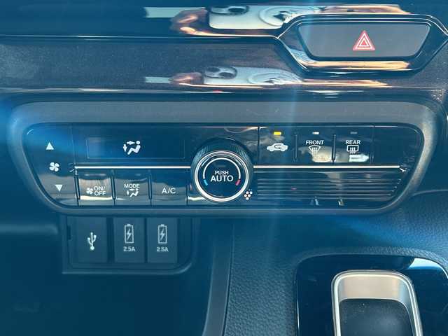 ホンダ Ｎ ＢＯＸ カスタム G L ターボ ホンダセンシング 神奈川県 2018(平30)年 5.2万km クリスタルブラックパール 純正SD8インチナビ/フルセグTV/Bluetooth接続/AM/FM/CD/DVD/USB/バックカメラ/両側パワースライドドア/アダプティブクルーズコントロール/ETC/前側ドライブレコーダー/純正フロアマット/スマートキー/アイドリングストップ/ハーフレザーシート/純正15インチアルミホイール/オートライト/コーナーセンサー/横滑り防止装置/盗難防止装置/レーンキープアシスト/衝突被害軽減システム