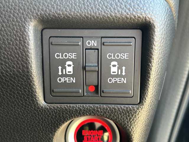 ホンダ Ｎ ＢＯＸ カスタム G L ターボ ホンダセンシング 神奈川県 2018(平30)年 5.2万km クリスタルブラックパール 純正SD8インチナビ/フルセグTV/Bluetooth接続/AM/FM/CD/DVD/USB/バックカメラ/両側パワースライドドア/アダプティブクルーズコントロール/ETC/前側ドライブレコーダー/純正フロアマット/スマートキー/アイドリングストップ/ハーフレザーシート/純正15インチアルミホイール/オートライト/コーナーセンサー/横滑り防止装置/盗難防止装置/レーンキープアシスト/衝突被害軽減システム