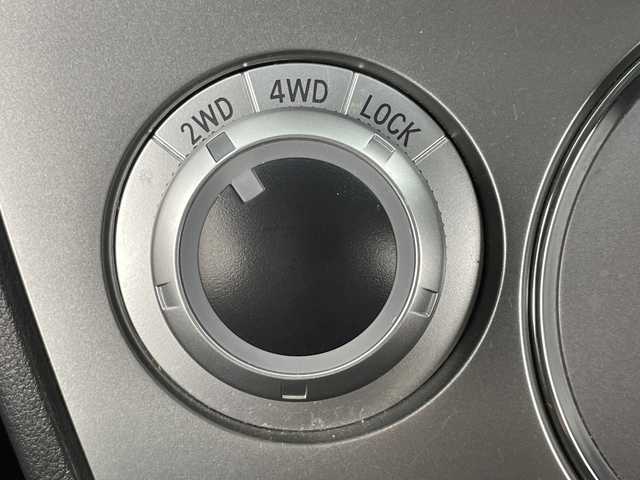 三菱 デリカＤ：５ D－Power package 岐阜県 2013(平25)年 8万km ウォームホワイトP/クールシルバー アルパインナビ　/・Ｂｌｕｅｔｏｏｔｈ　/バッツクカメラ　/両側パワースライドドア　/４ＷＤ　/ＥＴＣ　/オートヘッドライト　/パドルシフト　/革巻きステアリング　/電格ミラー　/クルーズコントロール　/スマートキート/社外フロアマット/純正アルミホイール