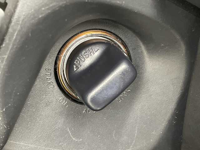 三菱 デリカＤ：５ D－Power package 岐阜県 2013(平25)年 8万km ウォームホワイトP/クールシルバー アルパインナビ　/・Ｂｌｕｅｔｏｏｔｈ　/バッツクカメラ　/両側パワースライドドア　/４ＷＤ　/ＥＴＣ　/オートヘッドライト　/パドルシフト　/革巻きステアリング　/電格ミラー　/クルーズコントロール　/スマートキート/社外フロアマット/純正アルミホイール