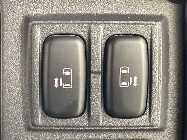 三菱 デリカＤ：５ D－Power package 岐阜県 2013(平25)年 8万km ウォームホワイトP/クールシルバー アルパインナビ　/・Ｂｌｕｅｔｏｏｔｈ　/バッツクカメラ　/両側パワースライドドア　/４ＷＤ　/ＥＴＣ　/オートヘッドライト　/パドルシフト　/革巻きステアリング　/電格ミラー　/クルーズコントロール　/スマートキート/社外フロアマット/純正アルミホイール