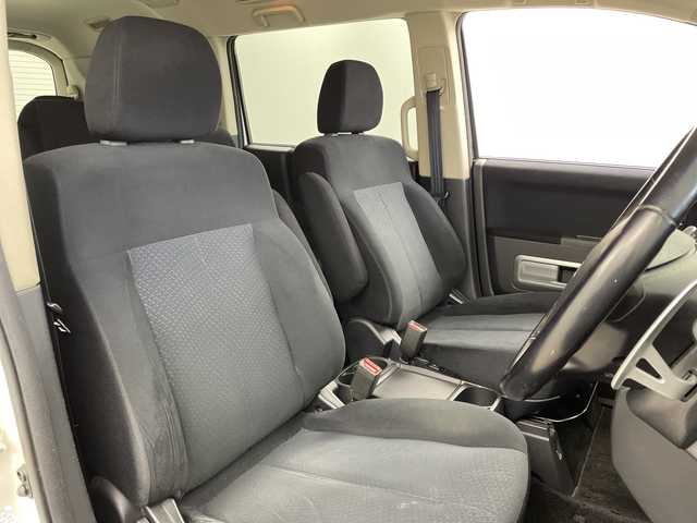 三菱 デリカＤ：５ D－Power package 岐阜県 2013(平25)年 8万km ウォームホワイトP/クールシルバー アルパインナビ　/・Ｂｌｕｅｔｏｏｔｈ　/バッツクカメラ　/両側パワースライドドア　/４ＷＤ　/ＥＴＣ　/オートヘッドライト　/パドルシフト　/革巻きステアリング　/電格ミラー　/クルーズコントロール　/スマートキート/社外フロアマット/純正アルミホイール