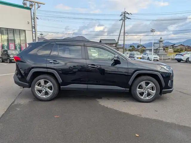 トヨタ ＲＡＶ４ G 福井県 2020(令2)年 5.7万km アティチュードブラックマイカ 4WD/ルーフレール/Toyota Safety Sense/レーントレーシングアラート/ブラインドスポットモニター/前後クリアランスソナー/レーダークルーズコントロール/プリクラッシュセーフティ/リヤクロストラフィックアラート/ロードサインアシスト/オートブレーキホールド/電動リアゲート/D席パワーシート/D席シートメモリー/前席シートヒーター/ETC/純正フロアマット/オートLEDライト/オートマチックハイビーム/純正18インチAW/スマートキー