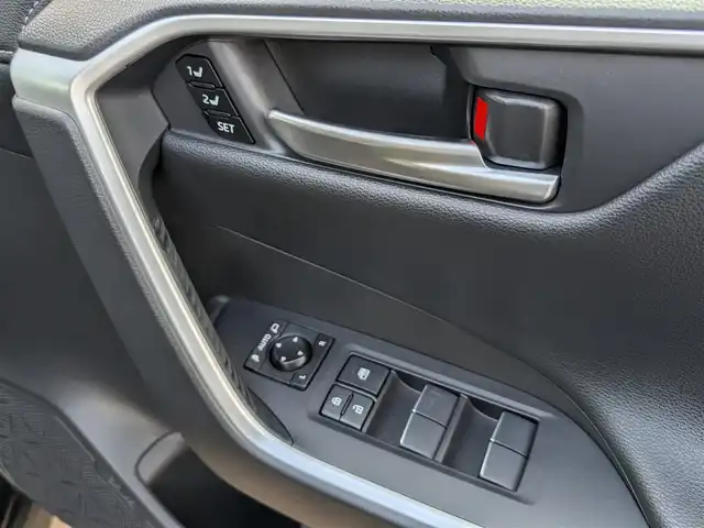 トヨタ ＲＡＶ４ G 福井県 2020(令2)年 5.7万km アティチュードブラックマイカ 4WD/ルーフレール/Toyota Safety Sense/レーントレーシングアラート/ブラインドスポットモニター/前後クリアランスソナー/レーダークルーズコントロール/プリクラッシュセーフティ/リヤクロストラフィックアラート/ロードサインアシスト/オートブレーキホールド/電動リアゲート/D席パワーシート/D席シートメモリー/前席シートヒーター/ETC/純正フロアマット/オートLEDライト/オートマチックハイビーム/純正18インチAW/スマートキー