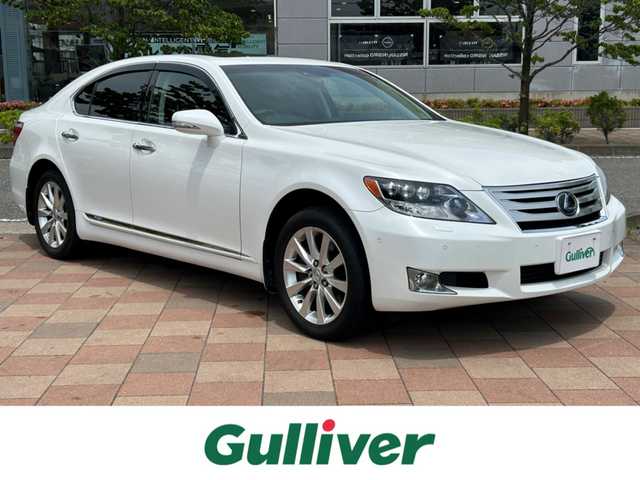 レクサス ＬＳ 600h バージョンU Iパック 福島県 2010(平22)年 8.6万km ホワイトパールクリスタルシャイン 4WD/サンルーフ/純正HDDナビ/　【フルセグ/CD/DVD/USB/AUX】/バックカメラ/本革シート/前席シートヒーター/前席エアシート/リアシートコントロールパネル/リア3面オートサンシェード/ステアリングスイッチ/レーダークルーズコントロール/電動パーキング/ステアリングヒーター/ビルトインETC/パーキングアシスト/コーナーセンサー/社外レーダー/LEDヘッドライト（AUTO機能付き）/　・フォグランプ/衝突軽減システム/アイドリングストップ