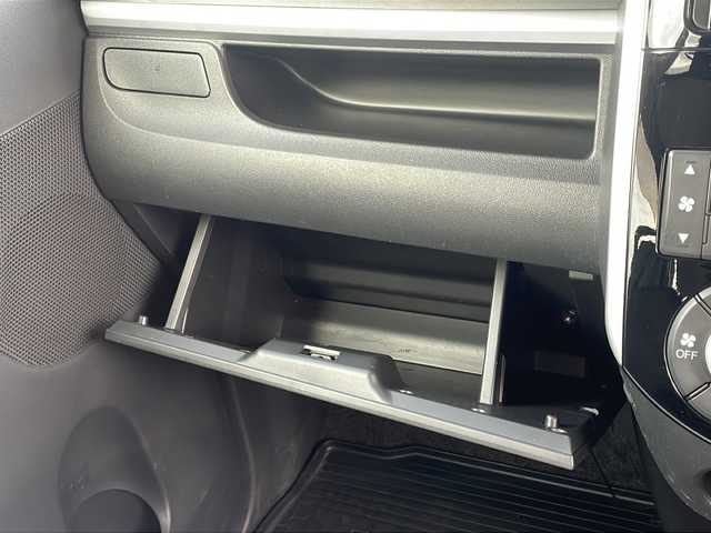 ダイハツ タント カスタム X 青森県 2014(平26)年 10.4万km ブラックマイカメタリック 4WD/社外CDオーディオ/CD・USB・iPod・AUX/片側パワースライドドア/リアロールサンシェード/純正ラバーマット/オートライト/LEDヘッドライト/フォグランプ/社外14インチアルミ/プッシュスタート/スマートキー