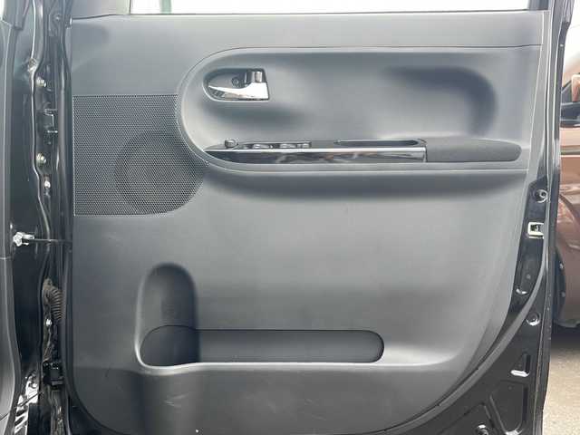 ダイハツ タント カスタム X 青森県 2014(平26)年 10.4万km ブラックマイカメタリック 4WD/社外CDオーディオ/CD・USB・iPod・AUX/片側パワースライドドア/リアロールサンシェード/純正ラバーマット/オートライト/LEDヘッドライト/フォグランプ/社外14インチアルミ/プッシュスタート/スマートキー