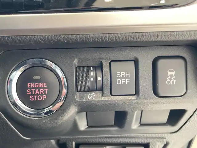 スバル フォレスター 2．0i－L アイサイト 埼玉県 2015(平27)年 6.6万km クリスタルホワイトP アイサイト/KENWOODナビ【ＭＤＶ－Ｄ５０２ＢＴ】/（Ｂｌｕｅｔｏｏｔｈ／フルセグＴＶ／ＣＤ／ＤＶＤ／ＵＳＢ）/バックカメラ/ＥＴＣ/４ＷＤ/レーダークルーズコントロール　/全席シートヒーター/前席パワーシート　/スマートキー/プッシュスタート/レーンキープアシスト/ダウンヒルアシストコントロール/オートライト/LEDライト/純正フロアマット/純正17インチアルミホイール/禁煙車