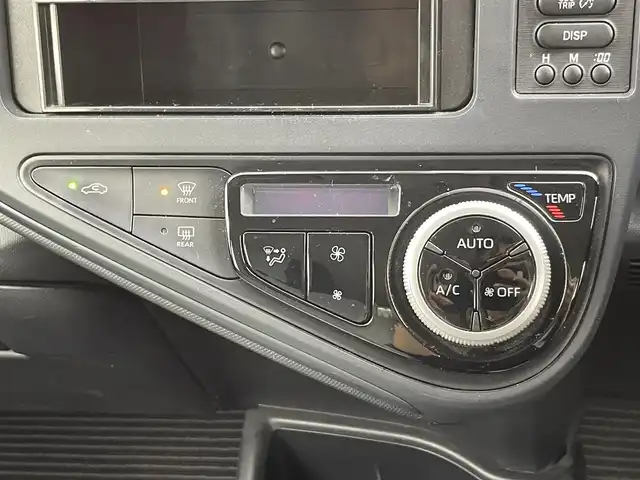 トヨタ アクア L 千葉県 2018(平30)年 6.4万km シルバーM 社外オーディオ（DEH-380）/ETC/ハロゲンライト/ISOFIX/ドアバイザー/電動格納サイドミラー/ウィンカーミラー/ヘッドライトレベライザー/ECOモード/EVモード/前席パワーウィンドウ/後席マニュアルウィンドウ/キーレスエントリー/リモコンキー