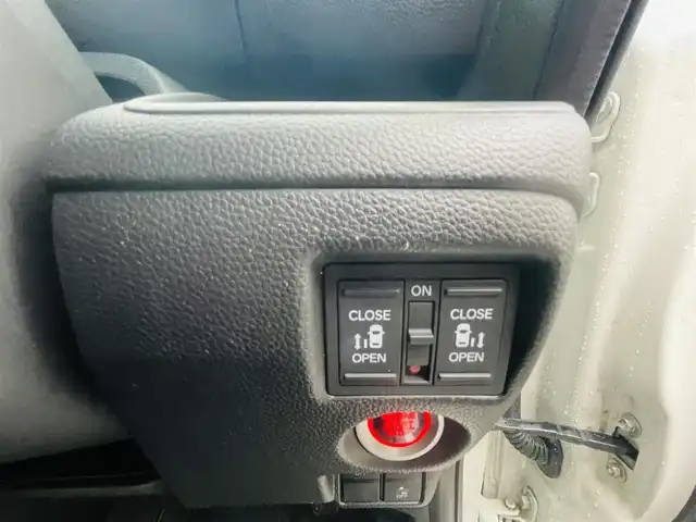 ホンダ Ｎ ＢＯＸ カスタム G L ホンダセンシング 岡山県 2019(平31)年 12.1万km パールⅡ (株)IDOMが運営する【じしゃロン岡山店】の自社ローン専用車両です。こちらは現金またはオートローンご利用時の価格です。 自社ローンご希望の方は別途その旨お申し付け下さい/・純正ナビゲーション/・両側電動スライドドア/・バックカメラ/・ＥＴＣ/・センシング