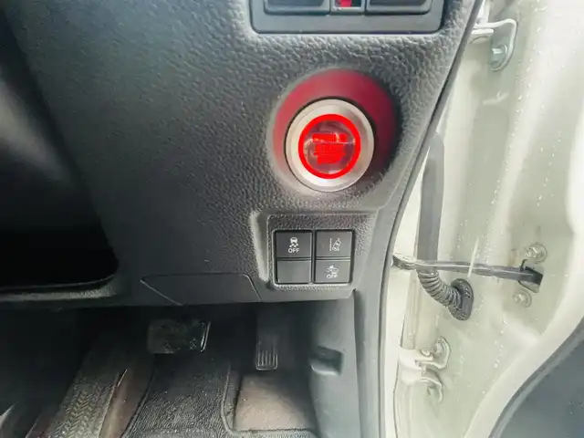 ホンダ Ｎ ＢＯＸ カスタム G L ホンダセンシング 岡山県 2019(平31)年 12.1万km パールⅡ (株)IDOMが運営する【じしゃロン岡山店】の自社ローン専用車両です。こちらは現金またはオートローンご利用時の価格です。 自社ローンご希望の方は別途その旨お申し付け下さい/・純正ナビゲーション/・両側電動スライドドア/・バックカメラ/・ＥＴＣ/・センシング