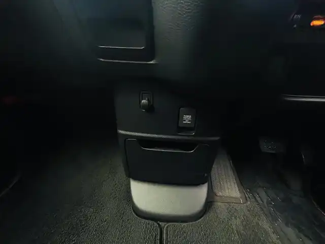 ホンダ Ｎ ＢＯＸ カスタム G L ホンダセンシング 岡山県 2019(平31)年 12.1万km パールⅡ (株)IDOMが運営する【じしゃロン岡山店】の自社ローン専用車両です。こちらは現金またはオートローンご利用時の価格です。 自社ローンご希望の方は別途その旨お申し付け下さい/・純正ナビゲーション/・両側電動スライドドア/・バックカメラ/・ＥＴＣ/・センシング