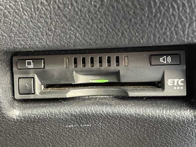 トヨタ シエンタ ファンベースX 茨城県 2018(平30)年 3.4万km 青 純正ナビ/-BT/AM/FM/　/衝突軽減システム　/バックカメラ　/片側パワースライドドア　/ドライブレコーダー　/コーナーセンサー前後　/アイドリングストップ　/電動格納ミラー　/横滑り防止装置　/リモコンキー　/社外フロアマット