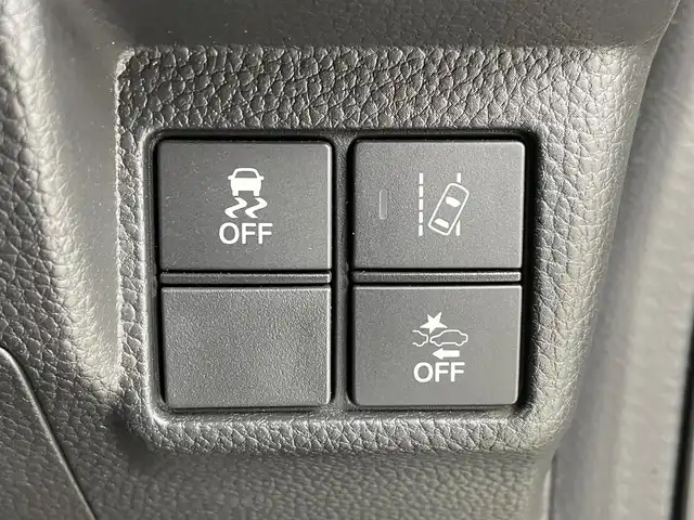 ホンダ Ｎ ＢＯＸ カスタム G EX ホンダセンシング 大阪府 2019(令1)年 5.8万km プラチナホワイトパール Honda SENSING/・衝突軽減ブレーキ（CMBS）/・誤発進抑制機能/・後方誤発進抑制機能/・路外逸脱抑制機能/・アダプティブクルーズコントロール（ACC／渋滞追従機能付）/・車線維持支援システム（LKAS）/・先行車発進お知らせ機能/・標識認識機能/・歩行者事故低減ステアリング/・オートハイビーム/純正ナビ/CD/DVD/BT/フルセグ/バックカメラ/両側パワースライドドア/LEDヘッドライト/オートライト/コーナーセンサー/ステアリングリモコン/スマートキー/プッシュスタート/ビルトインETC/ドアバイザー/フロアマット